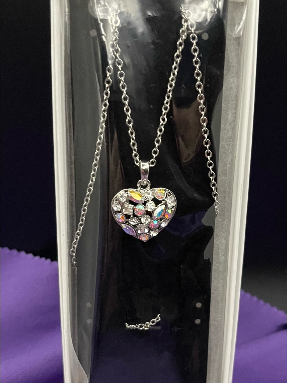 NWT Finest Genuine Crystal Aurora Borealis Iridescent Heart Necklace with box